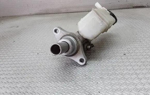 Toyota Yaris Master brake cylinder