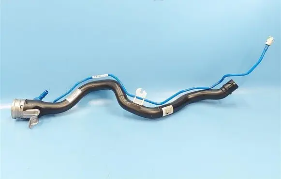 BMW 2 F22 F23 Fuel tank filler neck pipe 1578652