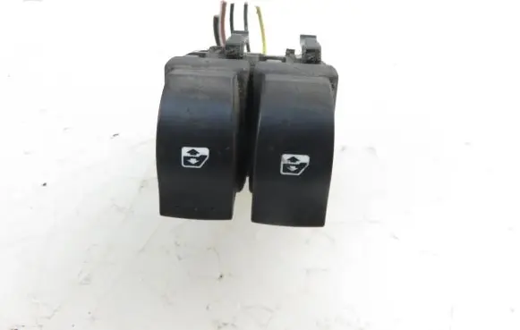 Renault Megane II Electric window control switch