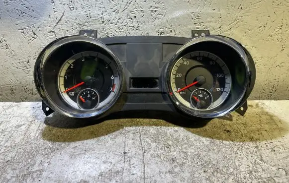 Chrysler Town & Country V Speedometer (instrument cluster) P68055681AG A2C30085702 TJ1V0071228458