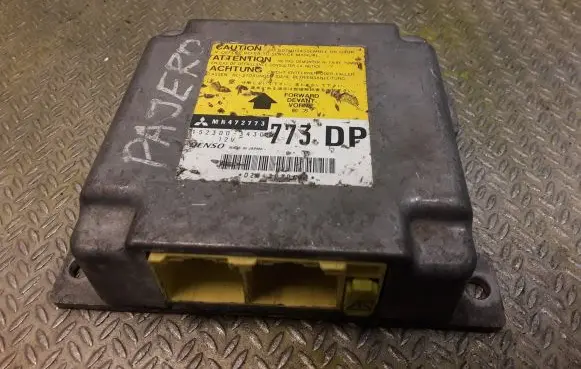 Mitsubishi Pajero Airbag control unit/module MR472773