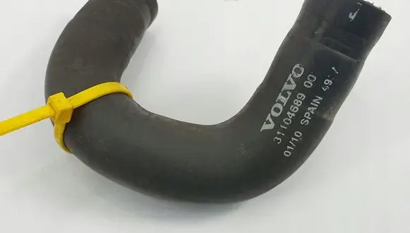 Volvo S80 Engine coolant pipe/hose 31104689