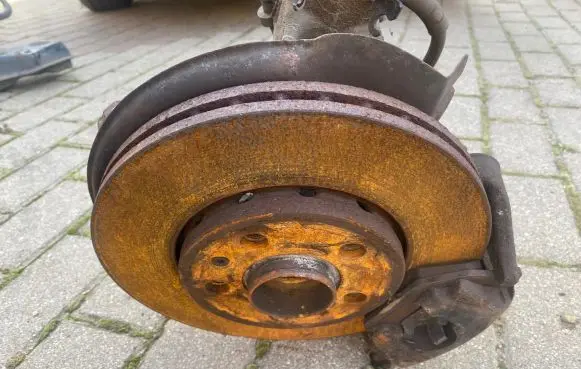 Volkswagen Polo V 6R Front wheel hub spindle knuckle