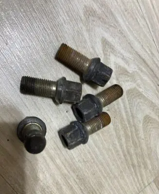 Audi A5 Nuts/bolts 