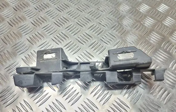 Front bumper mounting bracket