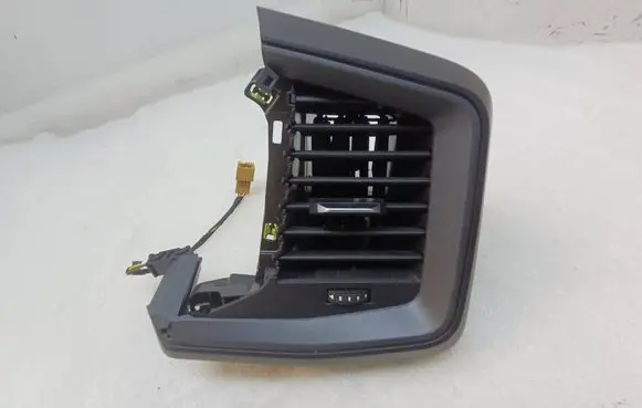 Audi A1 Dash center air vent grill 82B820902A 8ZB820902