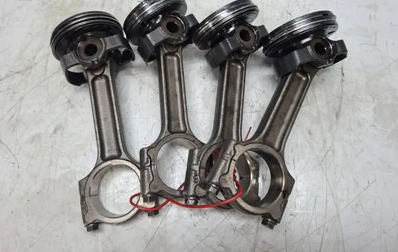 Renault Captur Piston with connecting rod S27647083 K9K872