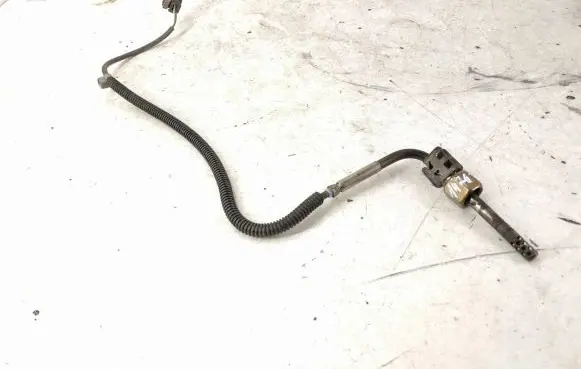 Mercedes-Benz C W204 Lambda probe sensor 0081532728 0009056804