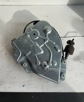 Loading door lock