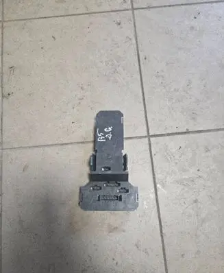 Volkswagen PASSAT B5 Tail light bulb cover holder 3B9945257
