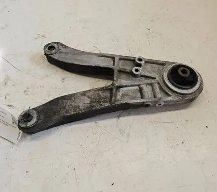 Engine mounting bracket