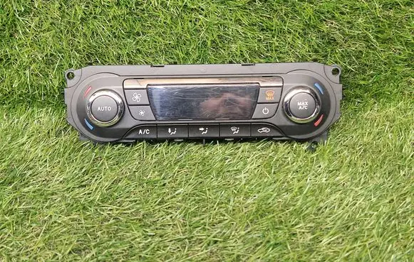 Ford Focus Climate control unit BM5T18C612CL WK3B66648