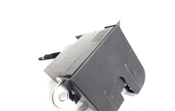 Volkswagen Golf VI Tailgate exterior lock 