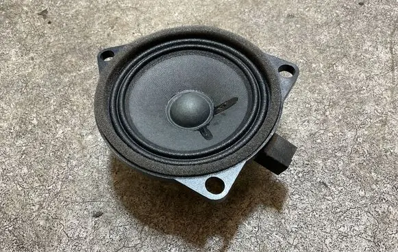 Volvo XC40 Front door speaker 31438477 H033034T