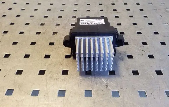 Chevrolet Orlando Heater blower motor/fan resistor 13503201 F011500056 1035900018