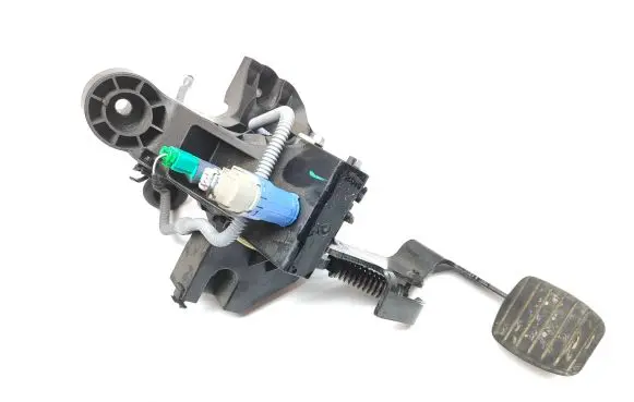 Renault Trafic III (X82) Clutch pedal 