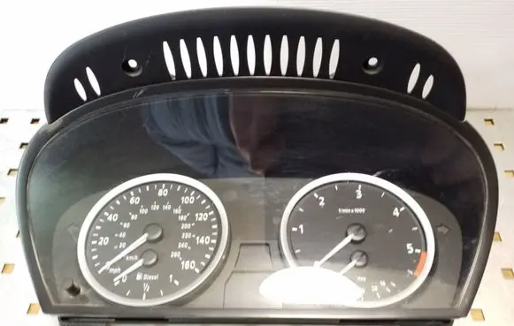 BMW 5 E60 E61 Speedometer (instrument cluster) 62116945634 110080213229 A2C53020569