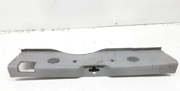 Trunk/boot sill cover protection