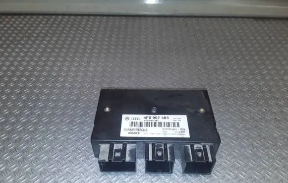 Audi A6 S6 C6 4F Tow bar trailer control unit/module 4F0907383 4F0910383