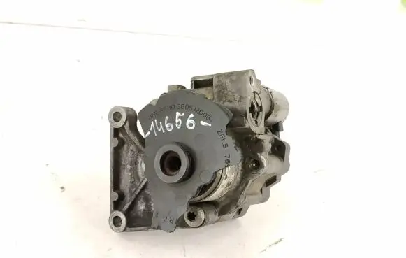 Mercedes-Benz E W212 Power steering pump A0064664701 0064664701