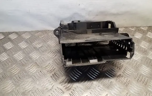Audi Q5 SQ5 Navigation GPS unit bracket/holder 8R0035209B