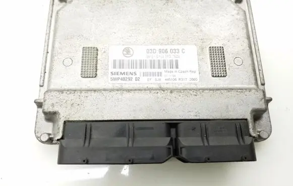 Skoda Fabia Mk1 (6Y) Engine control unit/module 03D906033C