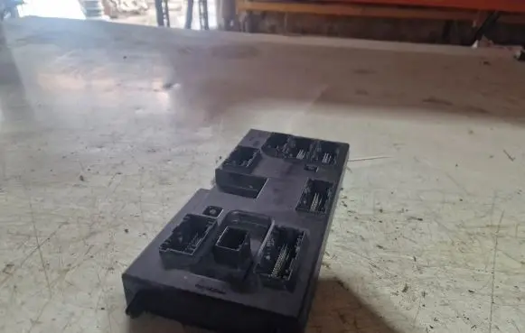 Jaguar XE Fuse module GX7314F041AM