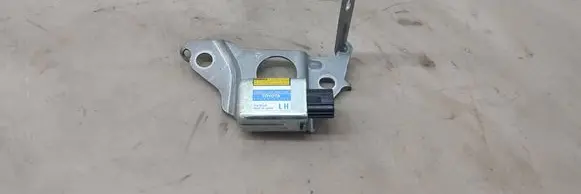 Toyota RAV 4 (XA20) Airbag deployment crash/impact sensor 8983442020 1879001161