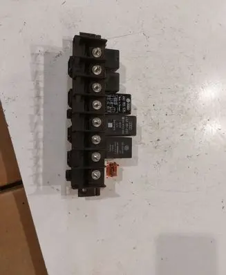 Audi A8 S8 D2 4D Fuse module 357955531 898700000 4A0955535