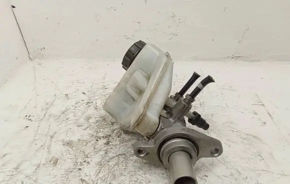 Volvo V70 Master brake cylinder 03350885561 03350885571