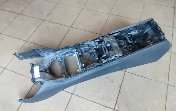 BMW 7 G11 G12 Center console 51169352324 51166843411