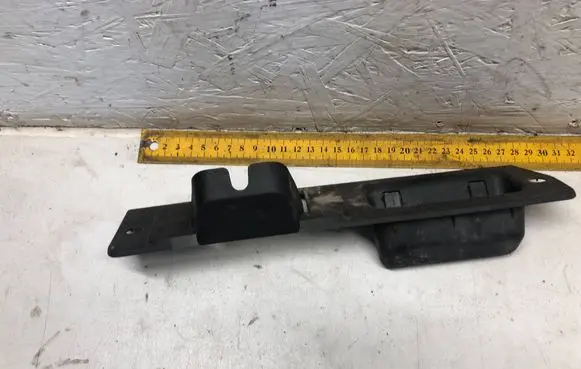 Mercedes-Benz C W203 Tailgate/boot lid lock trim A2037430093