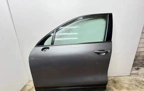 Volkswagen Touareg II Front door 