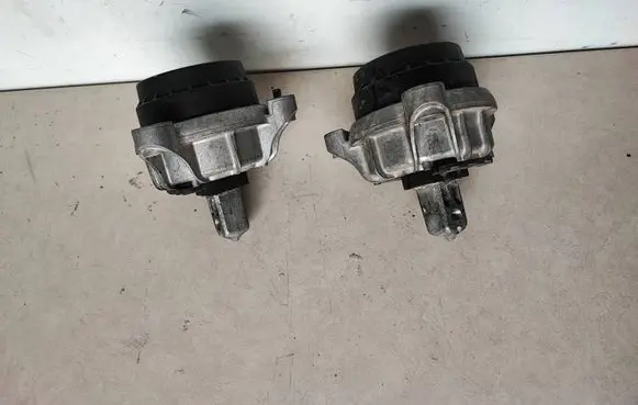 BMW 5 GT F07 Engine mount bracket 6786528 6777365