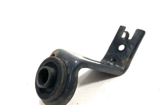 Toyota Avensis T270 Radiator mount bracket 165230R010