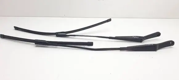 Audi A6 Allroad C7 Front wiper blade arm 
