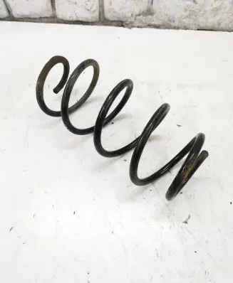 Volkswagen Golf VI Front coil spring