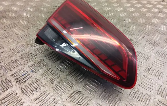 Volkswagen Golf VII Tailgate rear/tail lights 5G0945307Q