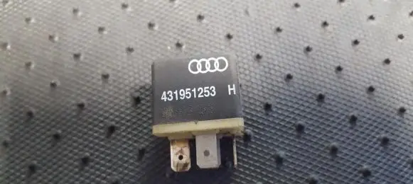 Volkswagen PASSAT B3 Other relay 431951253H