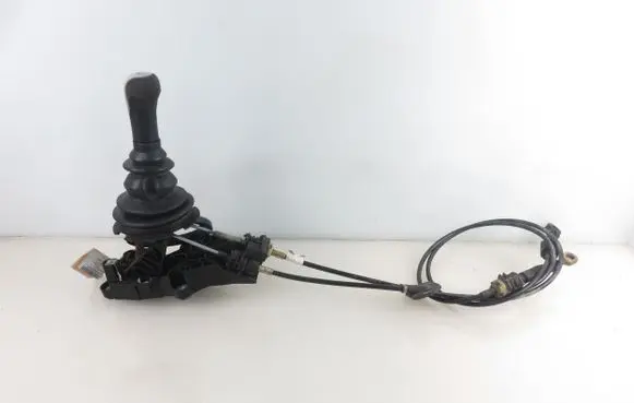 Ford Fusion Gear shifter/selector 2S6R7C453QB