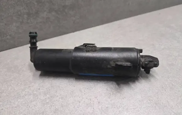 BMW 3 E90 E91 Headlight washer spray nozzle 4872039