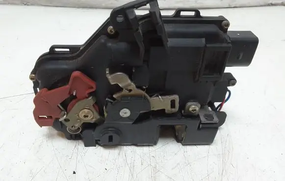 Audi A4 S4 B6 8E 8H Rear door lock 8E0839015C