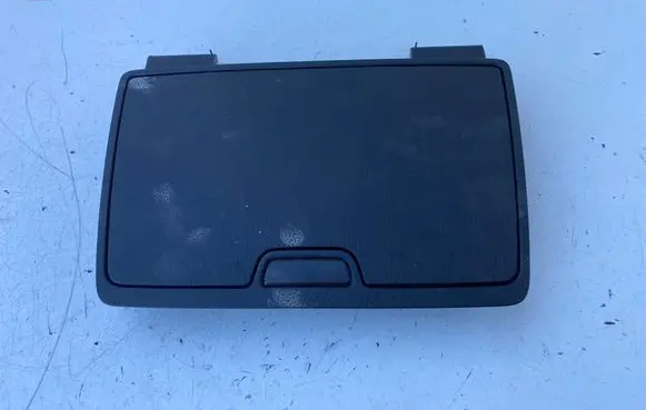 Isuzu D-Max Glove box