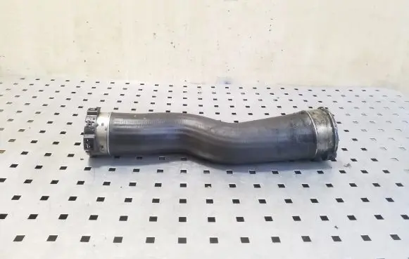 BMW 5 F10 F11 Intercooler hose/pipe 521108A