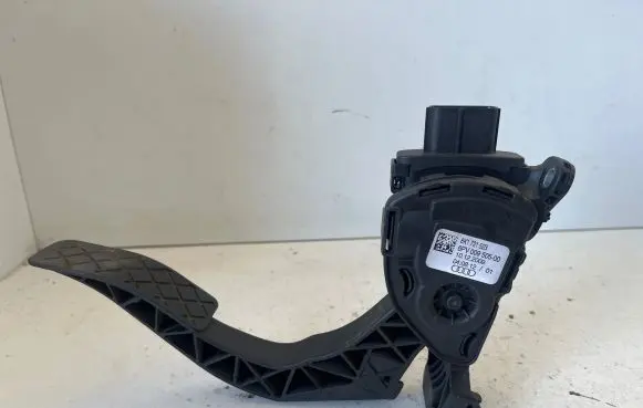 Audi A4 S4 B8 8K Accelerator throttle pedal 8K1721523 10122009 6PV00950500