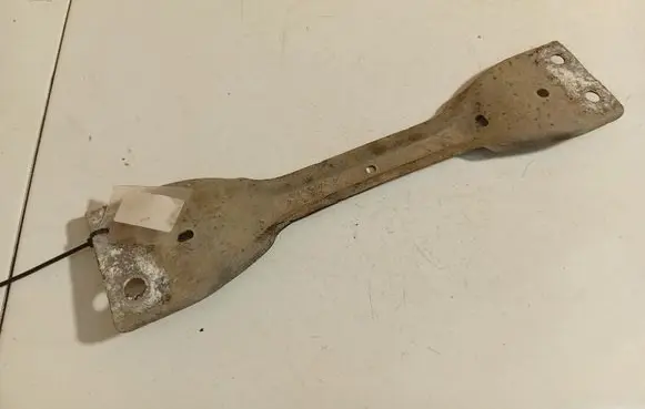 Radiator mount bracket