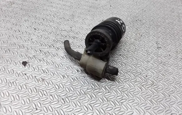 Mitsubishi Colt Windscreen/windshield washer pump