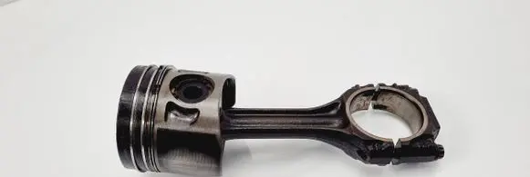 Volkswagen PASSAT B4 Piston with connecting rod