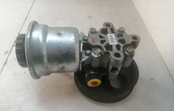Toyota Avensis T250 Power steering pump 4431005120 12100