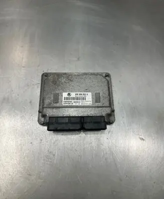 Skoda Fabia Mk1 (6Y) Engine control unit/module 03E906033A 5WP4430508 3PE5329